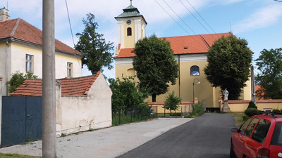 Pavlovice-cesta-ke-kostelu-s.jpg